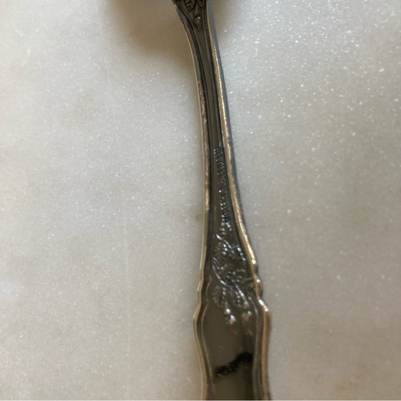 Antique Rockford Silver Sugar Spoon With Rose Pattern - Picture 3 of 7